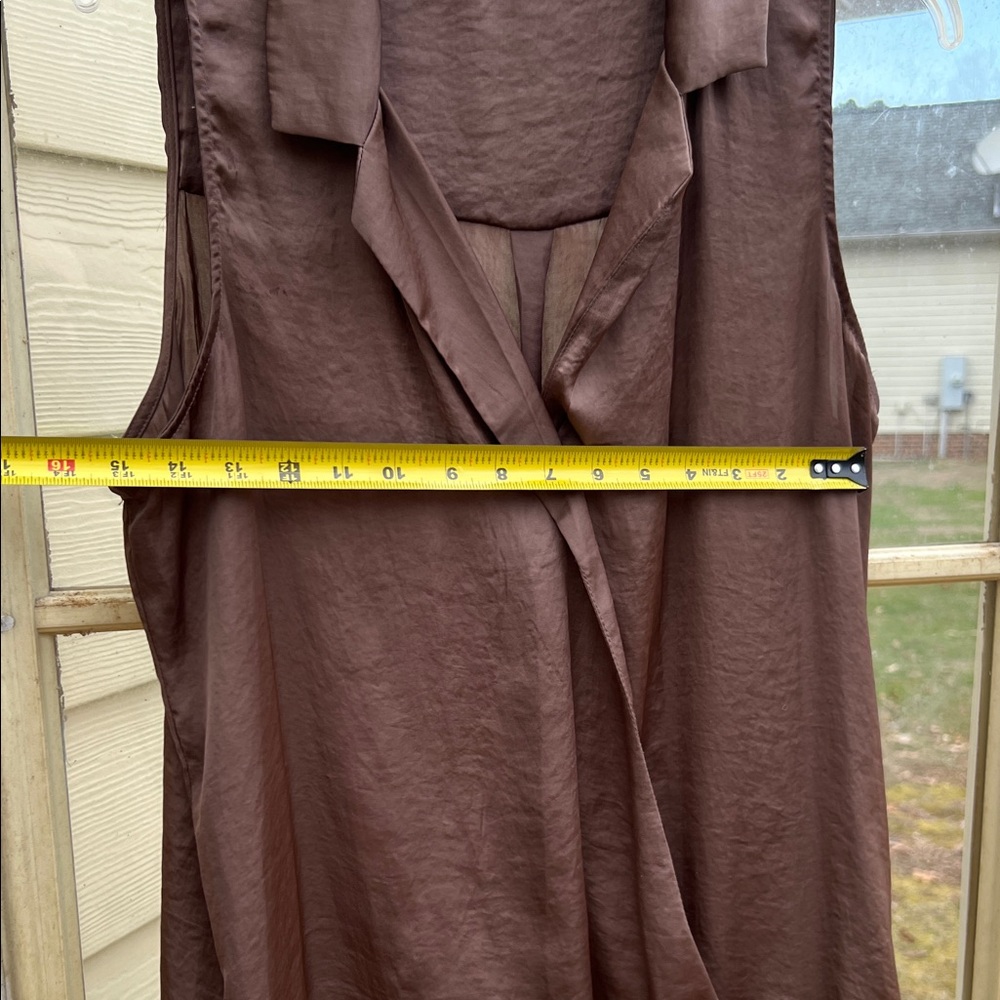 Ladies Size Large "New York & Company" Chocolate Sleeveless Blouse GUC ❤️ - Picture 5 of 7